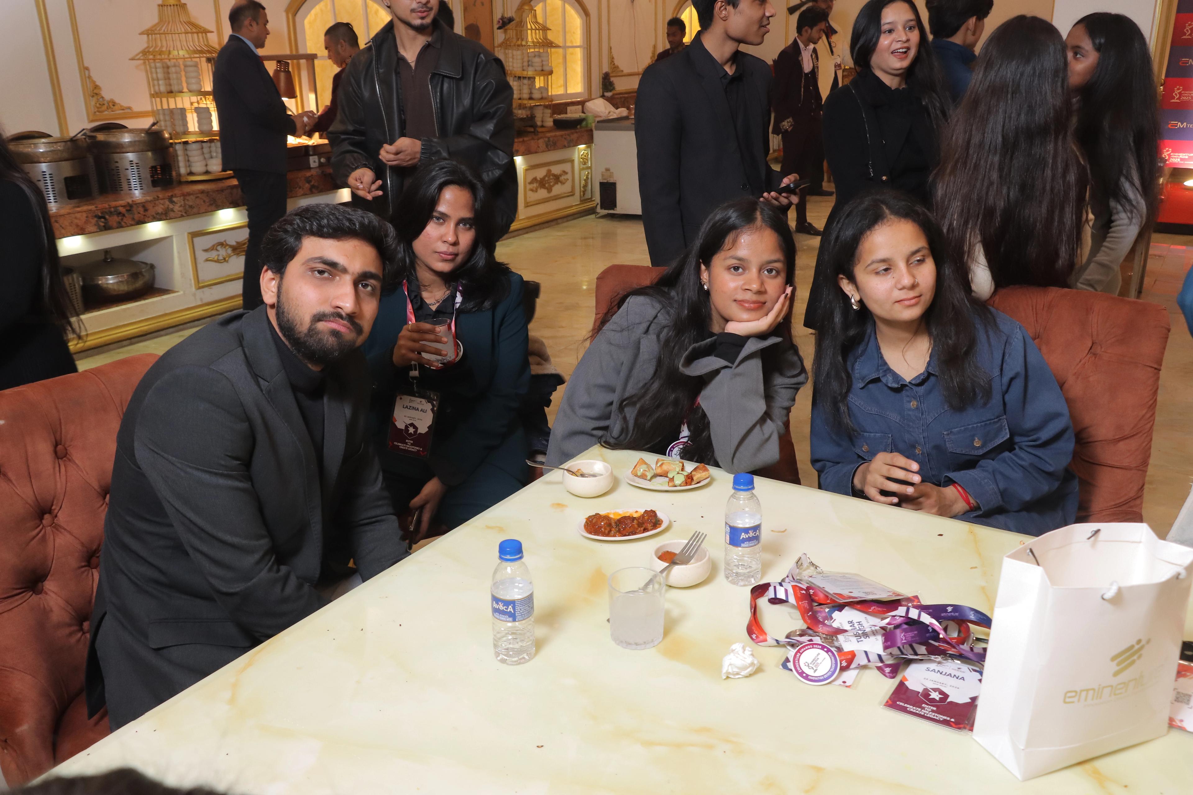 Dinner Performance 6