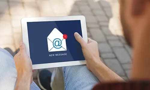 Email & Chat Support  