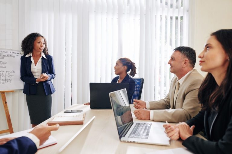 outsourcing-vs-offshoring