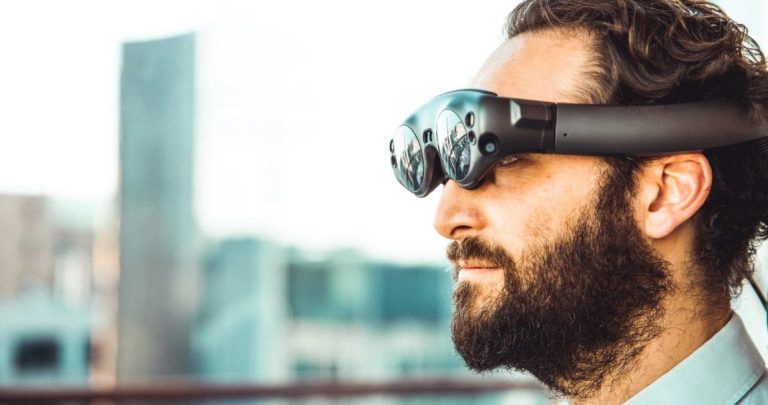 Augmented-Reality-1-768x405