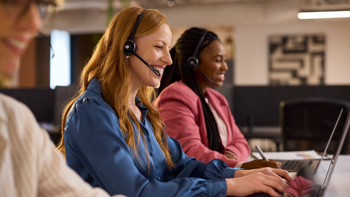 AI-driven BPO customer support team using digital tools to improve service efficiency and customer experience.